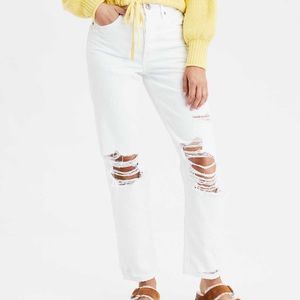 American Eagle- Boyfriend Ripped Short Jeans